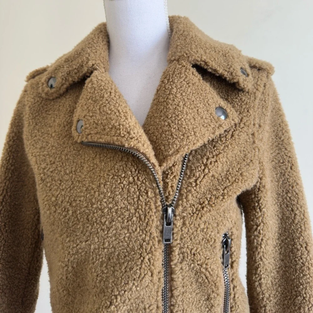 Zara woman camel